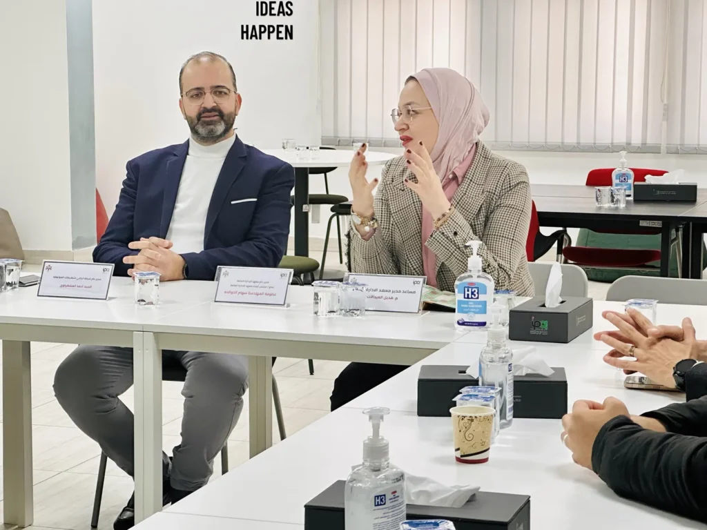 جلسة حوارية في معهد الإدارة العامة في الأردن